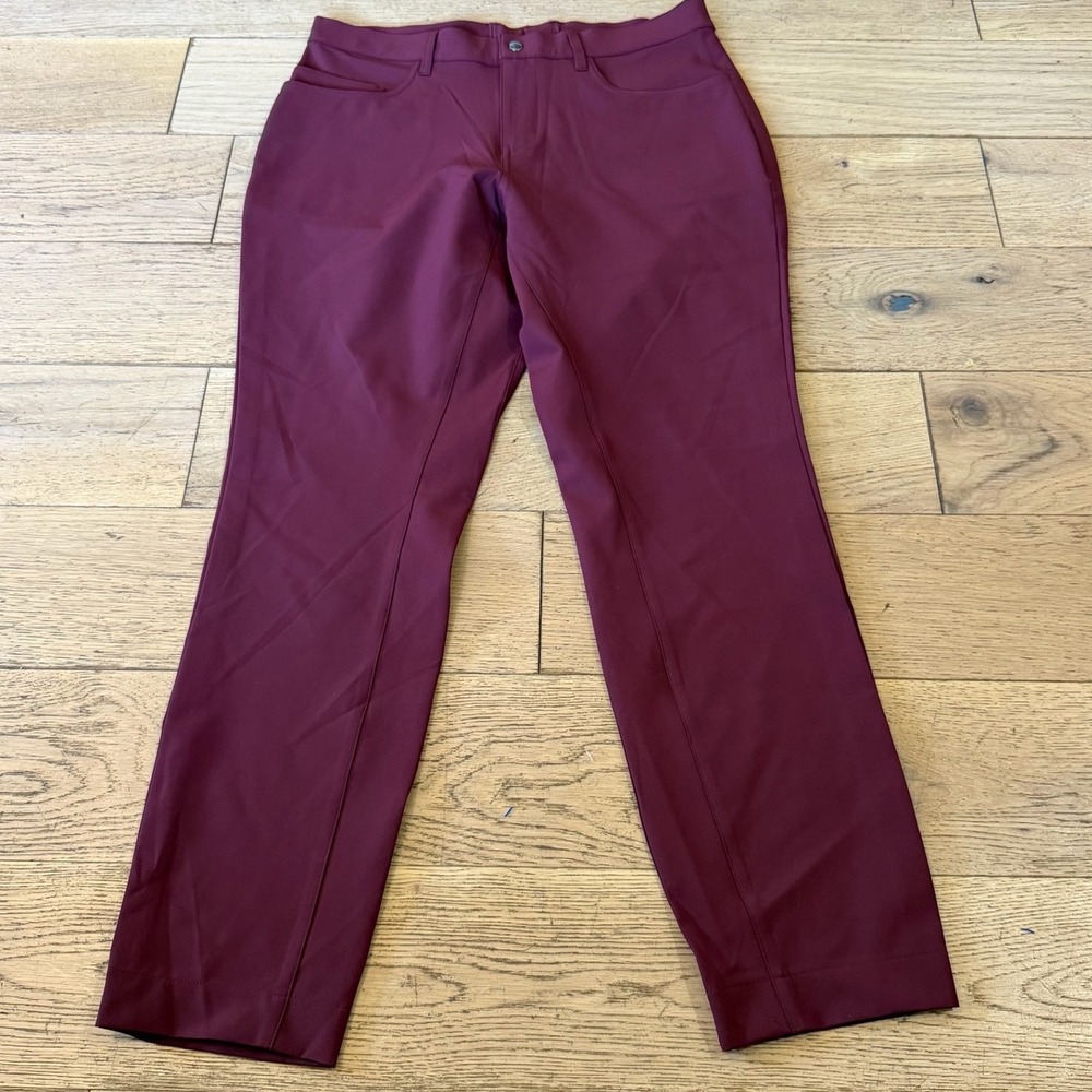 State and Liberty Athletic Fit Tech Chino Golf Pants Size 36 Burgundy (2144)